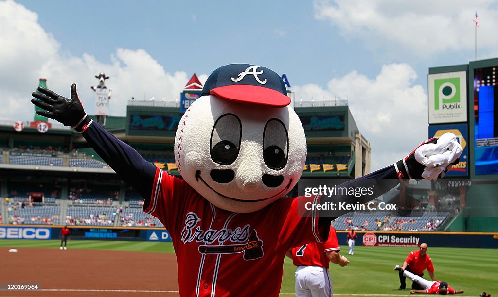 Florida Marlins v Atlanta Braves