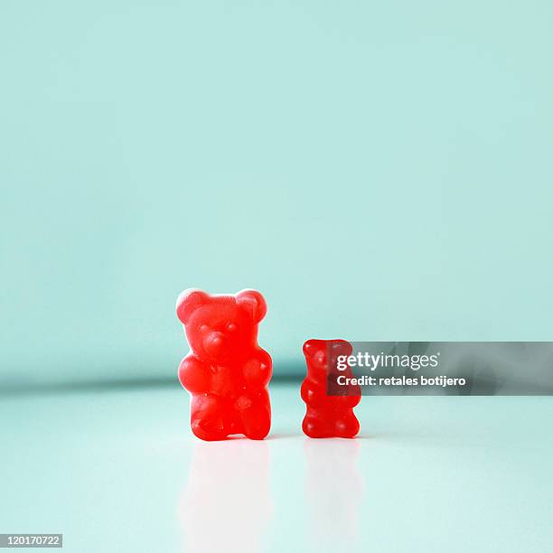 gummy bears - gummibär stock-fotos und bilder
