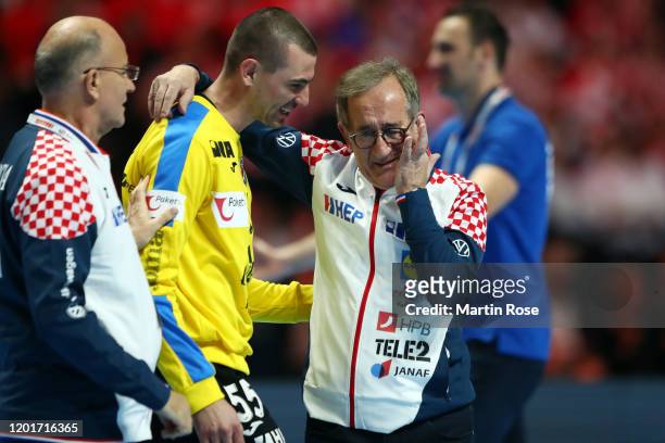 Head coach Lino Cervar and goalkeeper Marin Sego of Croatia reacts after the Men's EHF EURO 2020 semi final match between Norway and Croatia at Tele2...