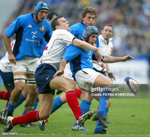Troncon Rugby 50 Scrum Half Alessandro Troncon Photos & High Res Pictures - Getty Images