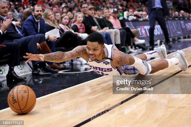 Kent Bazemore of the Sacramento Kings dives for a loose ball in the third quarter against the Chicago Bulls at the United Center on January 24, 2020...