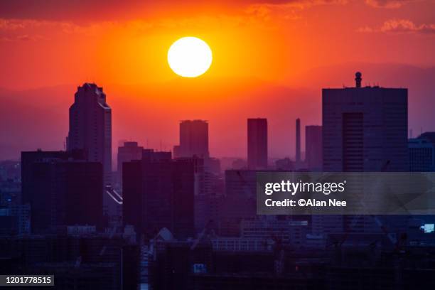 夕焼け - 夕焼け stockfoto's en -beelden