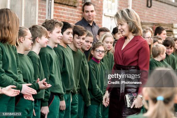 Bezoek van Koningin Mathilde aan de GO! Tuinbouwschool in Melle in het kader van de Vlaamse Week tegen Pesten - Visite de la Reine Mathilde à l'école...