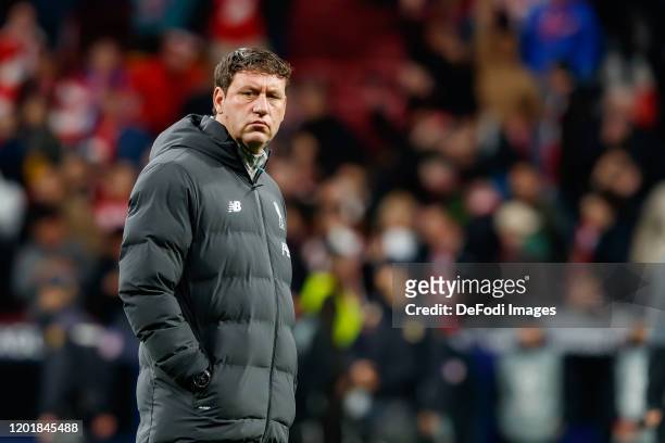 Assistant coach Peter Krawietz of FC Liverpool looks on prior to the UEFA Champions League round of 16 first leg match between Atletico Madrid and...
