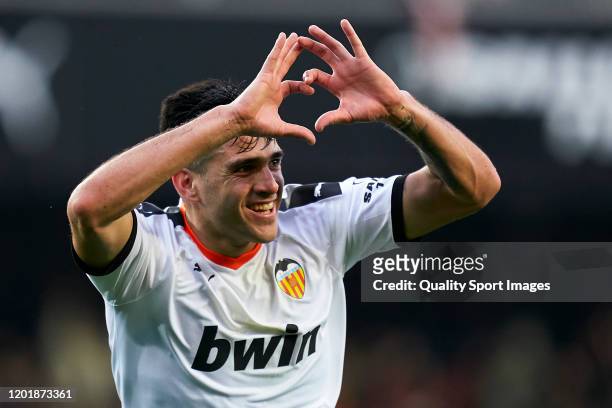 Maxi Gomez of Valencia CF celebrates after scoring his team's second goal during the La Liga match between Valencia CF and FC Barcelona at Estadio...