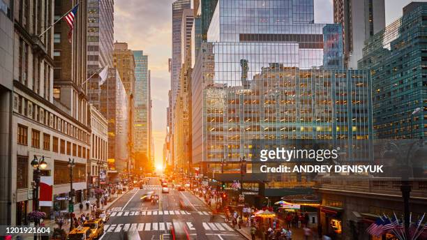 aerial view of sunset at 42nd street new york - manhattan stock-fotos und bilder