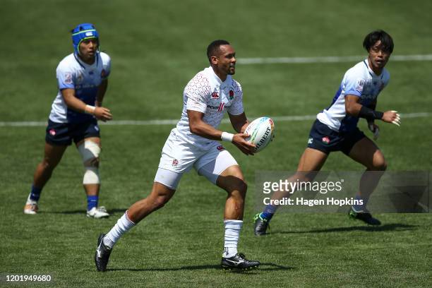 Dan Norton of England looks to pass during the match between England and Japan at the 2020 HSBC Sevens at FMG Stadium Waikato on January 26, 2020 in...