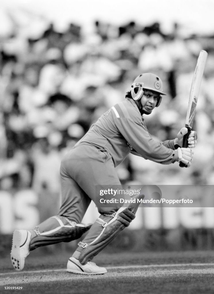 Arjuna Ranatunga  -  Sri Lanka