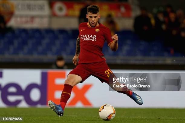 Carles Perez of AS Roma scores the opening goal during the UEFA Europa League round of 32 first leg match between AS Roma and KAA Gent at Stadio...