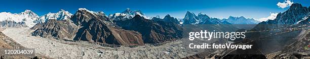 everest glacier panorama himalaya peaks cho oyu gokyo mountains nepal - gokyo valley stock pictures, royalty-free photos & images