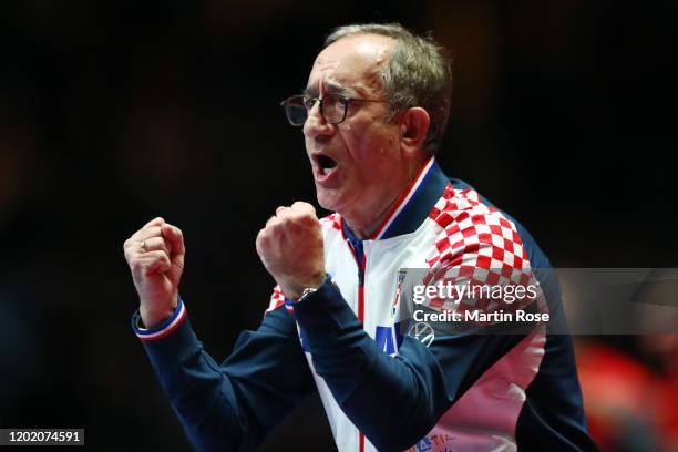 Head coach Lino Cervar of Croatia reacts during the Men's EHF EURO 2020 final match between Spain and Croatia at Tele2 Arena on January 26, 2020 in...