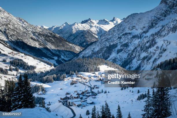panorama dos alpes no inverno - alpes-orientais-centrais - fotografias e filmes do acervo