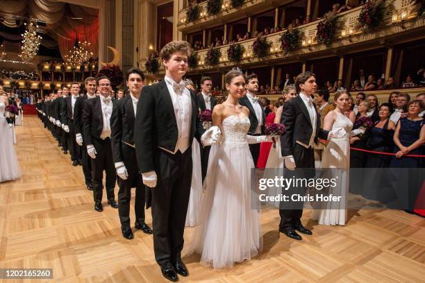 Debutante Ball Photos And Premium High Res Pictures Getty Images debutante-ball-photos-and-premium-high-res-pictures-getty-images