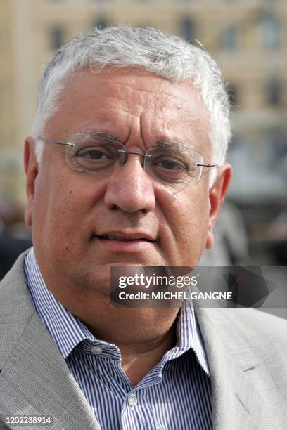 Clément Yana, ancien président du CRIF Marseille Provence et militant associatif, pose le 26 mai 2007 sur le port de Marseille. AFP PHOTO MICHEL...