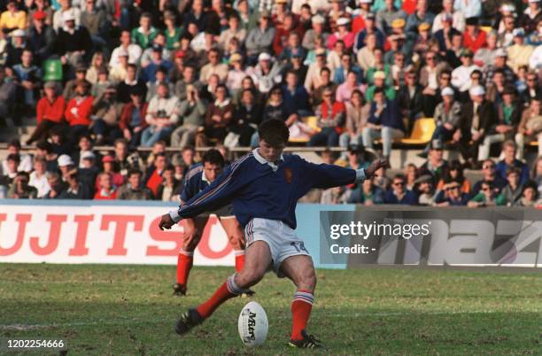 Photo prise le 13 juin 1987, du rugbyman Didier Camberabero pendant le match opposant la France à l'Australie lors de la coupe du monde de Rugby, à...