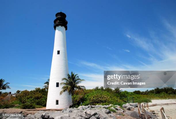bill baggs cape florida lighthouse - old key sand beach stock pictures, royalty-free photos & images