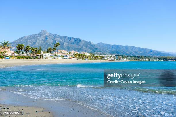 rio verde beach in marbella, malaga, spain - marbella 個照片及圖片檔