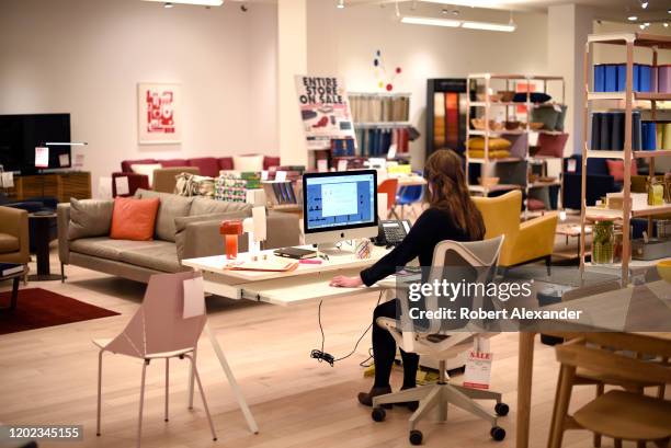 Computer Store Team Computer Store Employee Photos and Premium High Res Pictures - Getty Images