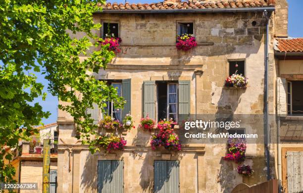 hotelfassade - arles stock-fotos und bilder