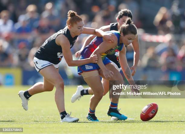 Ellie Blackburn of the Bulldogs and Grace Egan of the Blues compete for the ball during the 2020 AFLW Round 03 match between the Western Bulldogs and...