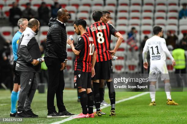 Patrick VIEIRA head coach of Nice and Adam OUNAS and Pierre LEES-MELOU Alexis CLAUDE-MAURICE of Nice during the Ligue 1 match between OGC Nice and...