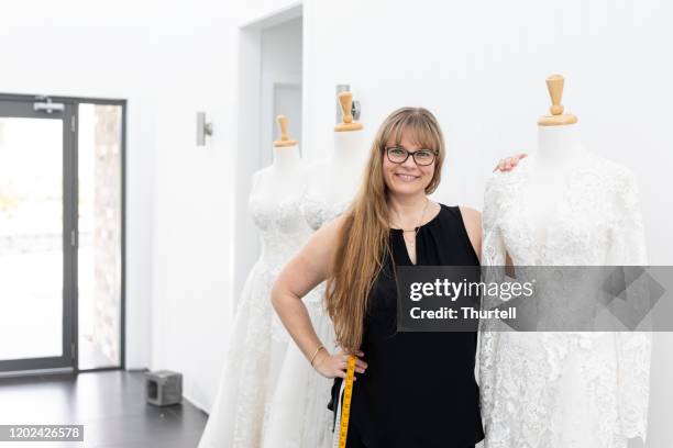 portret van de ontwerper van de manier - australia marriage stockfoto's en -beelden