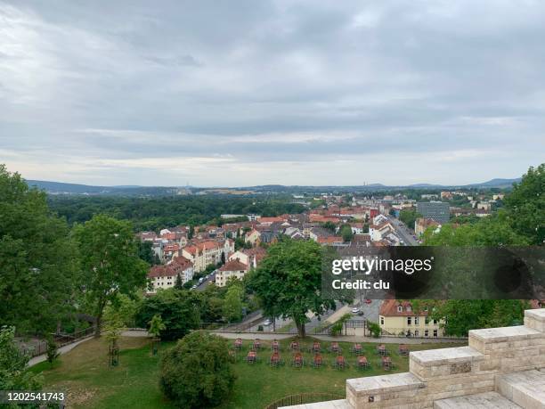blick von der wilhelmshöhe auf kassel - kassel stock-fotos und bilder
