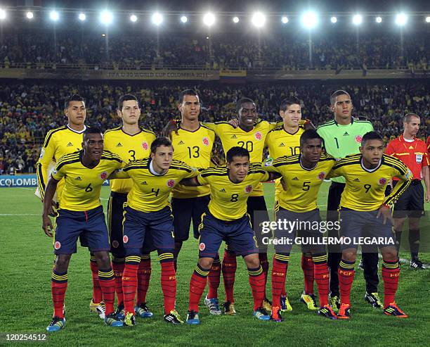 Colombia´s players pose before the FIFA U-20 World Cup Group A first round football match against France at the Nemesio Camacho "El Campin" stadium...