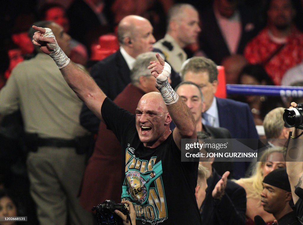 BOX-HEAVY-WORLD-USA-GBR-WILDER-FURY