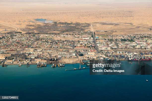 aerial view of walvis bay, skeleton coast, namib desert, namibia - walvis bay foto e immagini stock