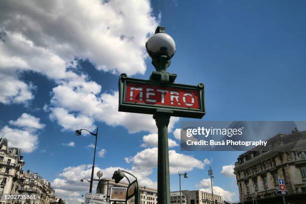 Metropolitan Line Sign Vintage Subway Signs Photos and Premium High Res Pictures - Getty Images