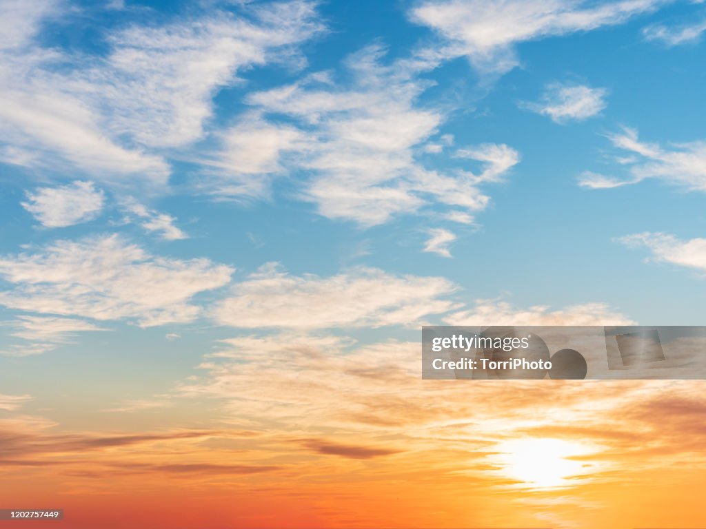 https://media.gettyimages.com/id/1202757449/photo/sunset-sky-background-texture.jpg?s=1024x1024&w=gi&k=20&c=dPDMF4pMZ7dgOAxfwQNKMDD2TDQQM60EhWiKW41nMJ8=