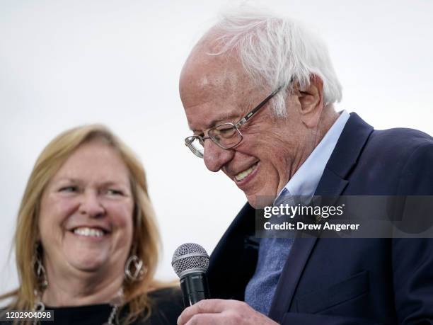 Jane Sanders Photos and Premium High Res Pictures - Getty Images