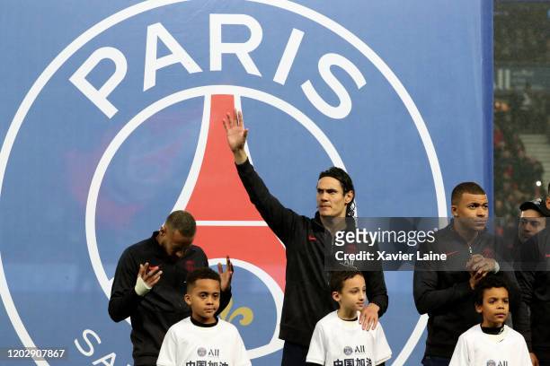 Neymar Jr of Paris Saint-Germain react with Edinson Cavani and Kylian Mbappe during the Ligue 1 match between Paris Saint-Germain and Girondins...