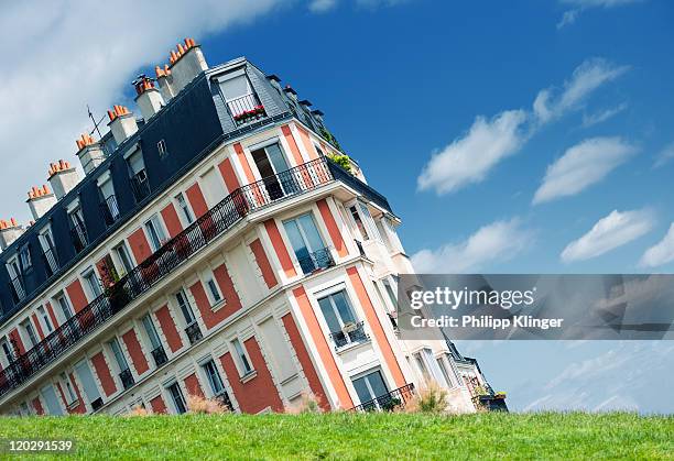Sinking Building Photos and Premium High Res Pictures - Getty Images