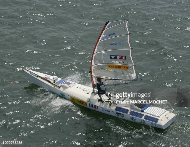 Vue aérienne datée du 13 juin 2003 de Raphaëla Le Gouvello navigant sur sa planche à voile dans la baie de la Baule. La véliplanchiste prendra le...