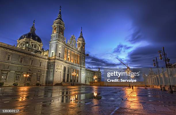 almudenas cathedral - royal cathedral stock pictures, royalty-free photos & images