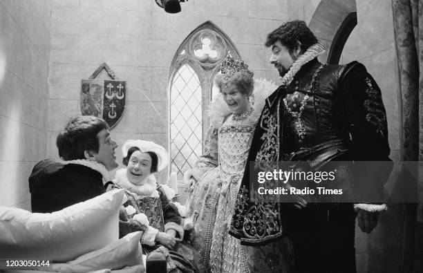 Patsy Stephen 67 Blackadder Ii Beer Stock Photos, High-Res Pictures, and Images ...