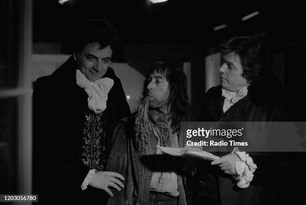 Television journalist Vincent Hanna with actors Rowan Atkinson and Tony Robinson, in a scene from episode 'Dish and Dishonesty' of the BBC television...