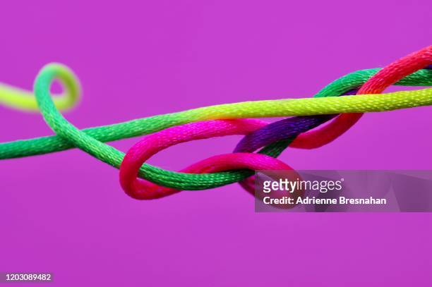 color tangle - knooppatroon stockfoto's en -beelden