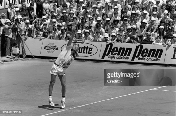 Sweden's tennis player Bjorn Borg serves during the men's single final against Argentina's Guillermo Vilas, at the French tennis Open of Roland...