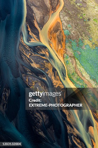 A flowing landscape of Icelandic glacial rivers A flowing landscape of Icelandic glacial rivers
