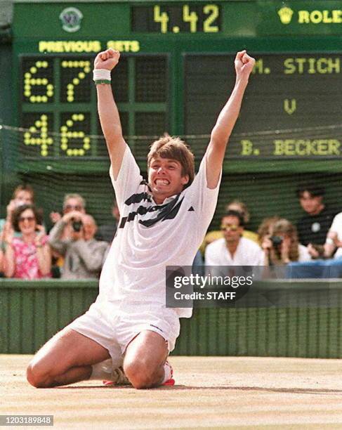 - Photo prise le 7 juillet 1991 à Wimbledon, du tennisman allemand Michael Stich, levant les bras en signe de joie. Après avoir remporté la finale...