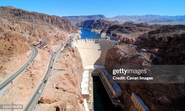 hoover dam near henderson, nevada - polder barrage photos et images de collection