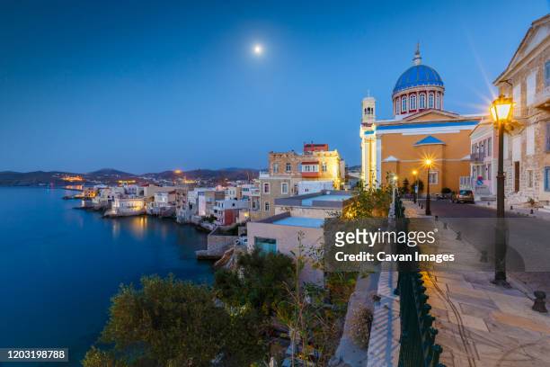 vaporia district of ermoupoli town on syros island. - siros fotografías e imágenes de stock