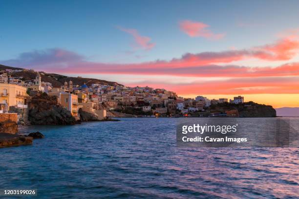 vaporia district of ermoupoli town on syros island. - siros fotografías e imágenes de stock