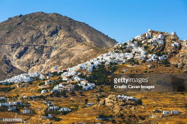 view of chora village on serifos island in greece. - samothrace photos et images de collection