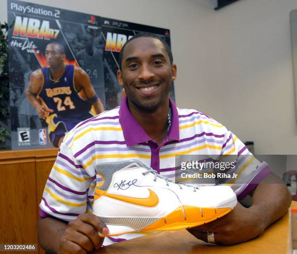 Los Angeles Lakers Kobe Bryant during visit to Watts Willowbrook Boys and Girls Club, August 18, 2006 in Los Angeles, California.