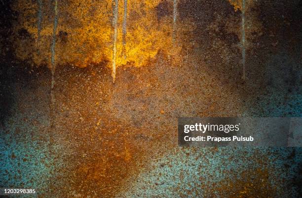 rust surface. close up of black rust on an old sheet of metal texture. high quality grunge rusty old and dirty metal plate. iron surface full area. - background pattern. - rouillé photos et images de collection