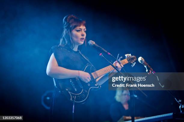 Angel Singer 20 Photos & High Res Pictures - Getty Images